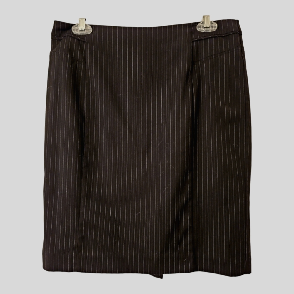 Worthington Pinstripe Black  Pencil Skirt; 6 Petite